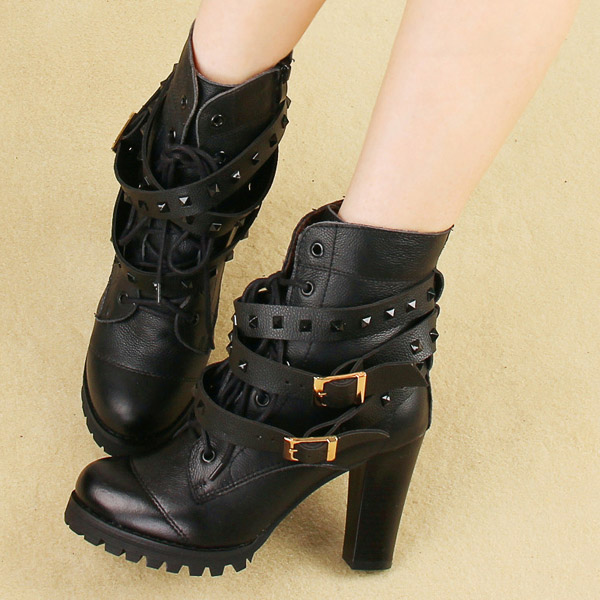 chunky buckle rivet boots