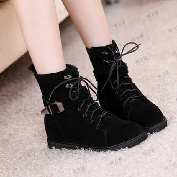 Retro Leather Buckle Strap Womens Boots on Luulla